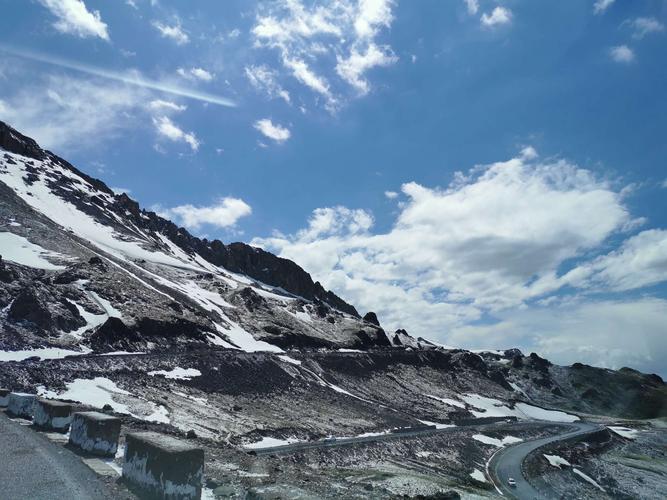 2025新澳门正版免费大全小龙女和独库公路恢复通车与独库公路恢复通车了吗